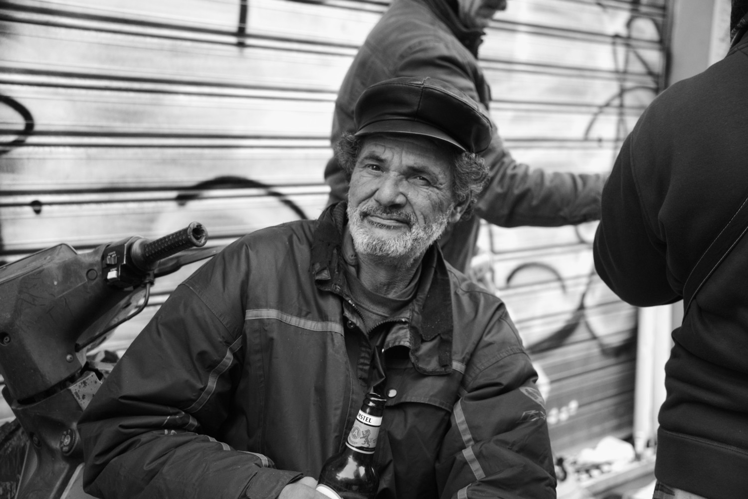 Vendeur du bazar de Psirri, à Athènes