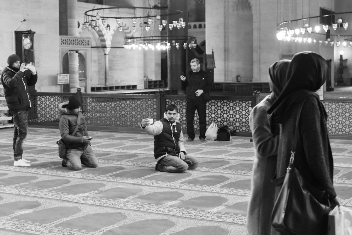 Selfies dans la mosquée Süleymaniye, à Istanbul.